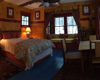 Handcrafted mountain cabin with gorgeous views - North River - Bedroom