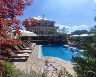 Family Hotel Muses - Sozopol - Zwembad