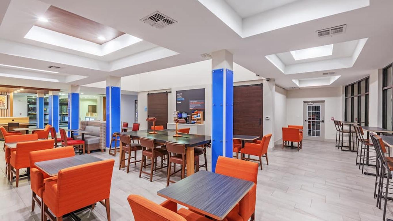 Holiday Inn Express & Suites Orange By IHG