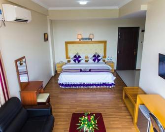 Hotel Lily The Home - Hsipaw - Habitación