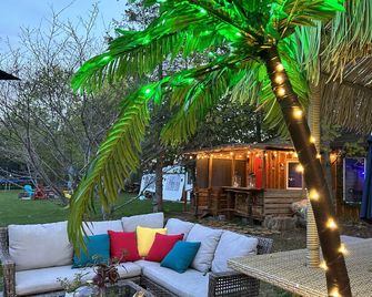 Utopia villa and spa - Innisfil - Patio