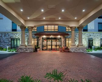 Hampton Inn & Suites Pensacola/I-10 Pine Forest Road - Pensacola - Gebäude