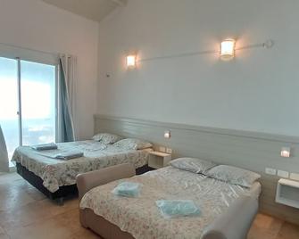 Cabin Apartment (With Sea View And Pool) - 卡斯卡韋爾 - 臥室