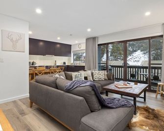 Mowamba B2 - Thredbo - Salon