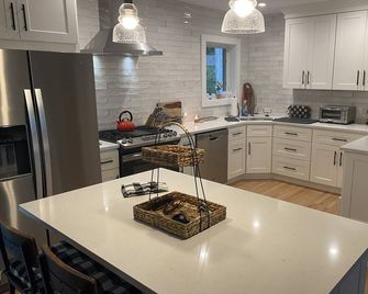 Brand New Charming Beach House - Mattituck - מטבח