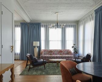 Granger Hotel Gaslamp Quarter, a Member of Design Hotels - San Diego - Living room