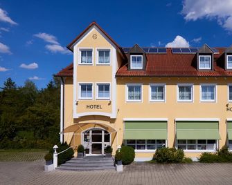 Hotel Alter Wirt - Hallbergmoos - Budova