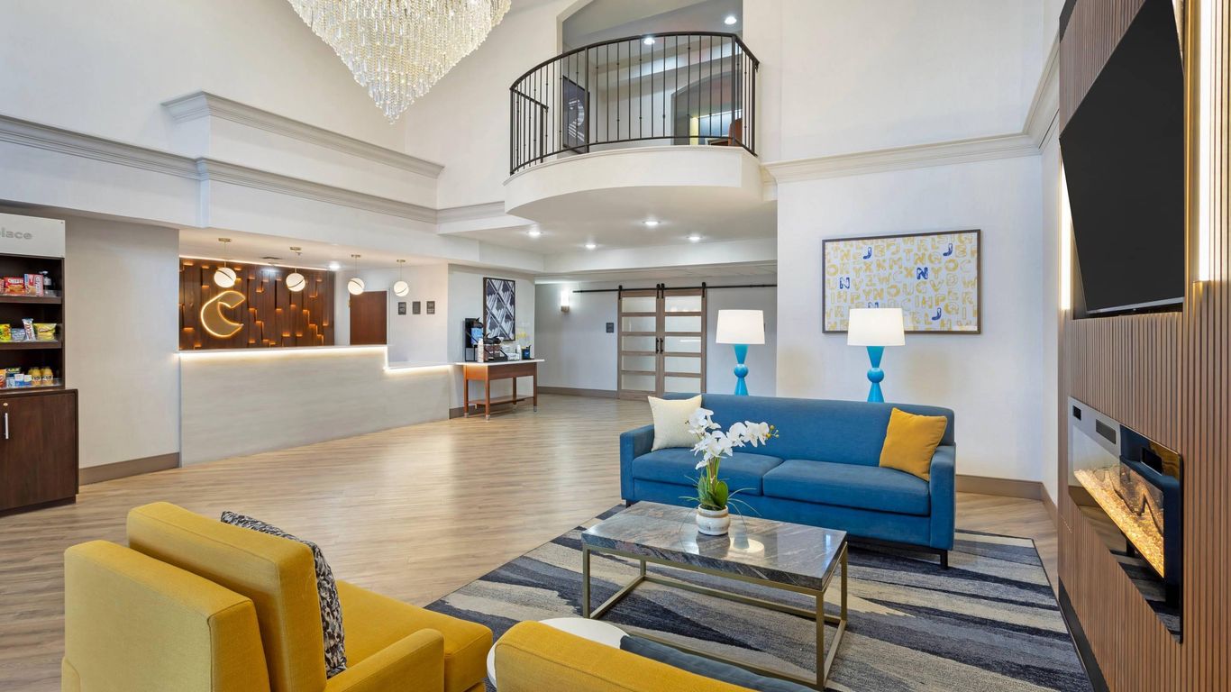 Comfort Suites East Brunswick - South River