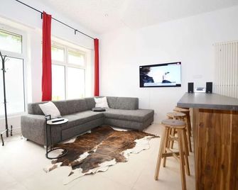 Loft directly next to Oktoberfest and downtown - Munich - Living room