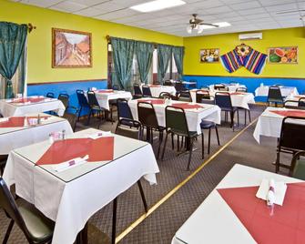 Fairview Inn By OYO Hesston I-135 - Hesston - Restaurant