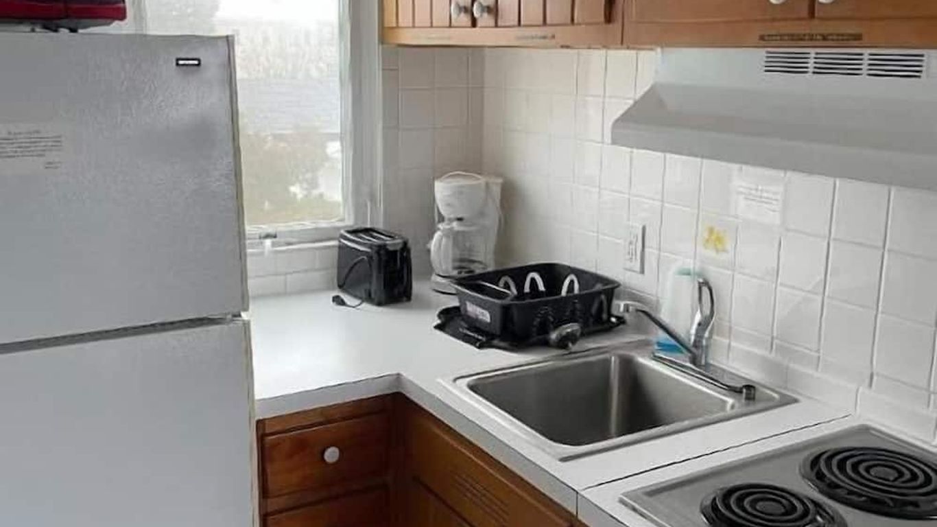 Pink Champagne Motel