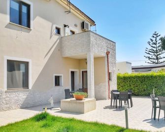 Dimora Mariù - טרנטו - פטיו