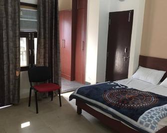 Hotel White House Residency By Grb - Sonepat - Bedroom