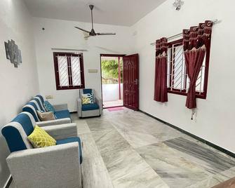 Whitehouse - Home Stay - Coimbatore