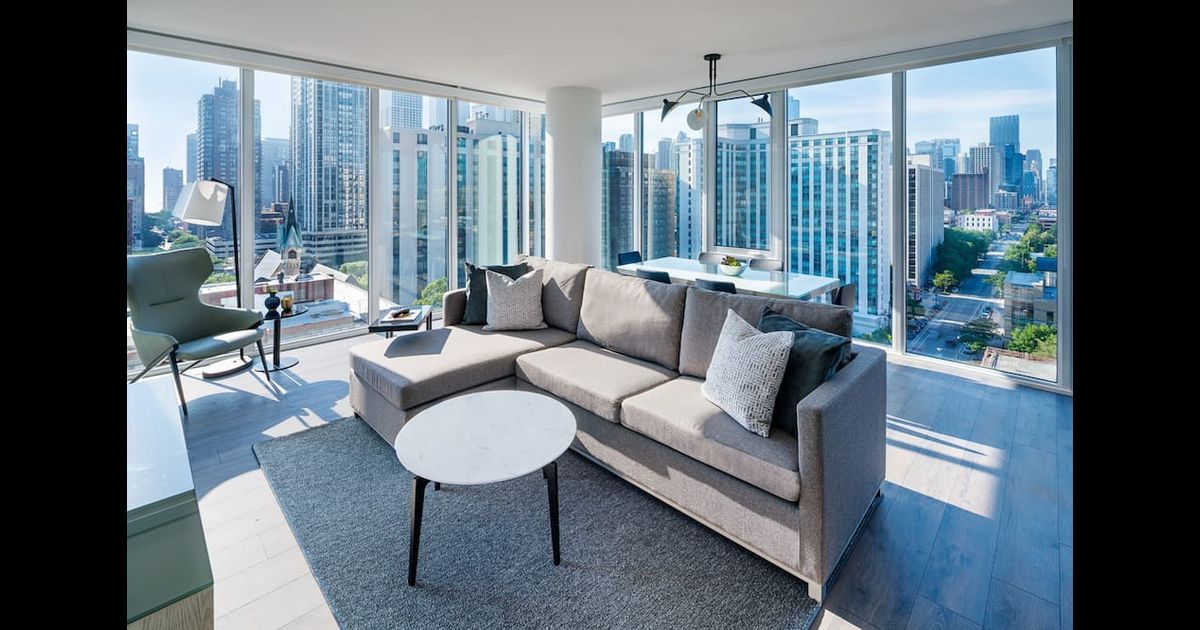 Level Chicago Old Town in Chicago, the United States from 184 Deals