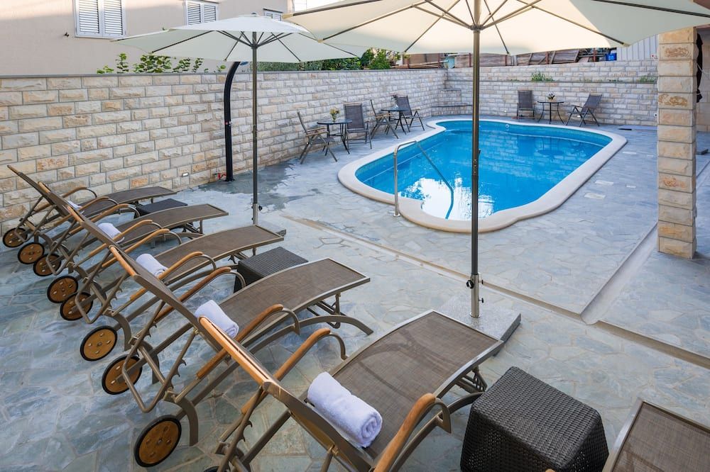 Apartments Zuvela - Split - Pool