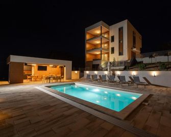 Luxury Apartments Villa Wood New - Ivanic Grad - Pool