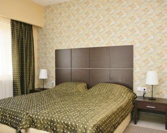 Assembly Hotel - Anchialos - Schlafzimmer