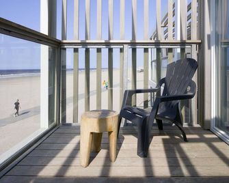 Beach House in Hoek van Holland with Sea Views - Hoek van Holland - Balkon