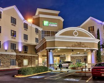 Holiday Inn Express Hotel & Suites Houston-Downtown Conv Ctr, An IHG Hotel - Houston - Building