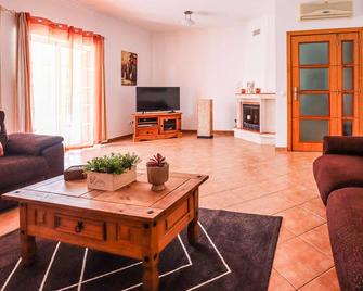 Villa Ash - Alcantarilha - Sala