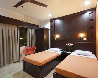 Paladin Hotel - Baguio - Bedroom