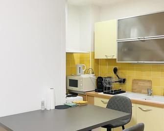 Appartement entier en cœur de ville - Sète - Kuchyň