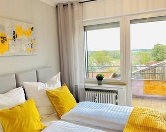 Belisima Apartments I Ferienwohnung Rimsting - Krautinsel I Chiemsee I Modern mit Seeblick I 2 Balkone I 2 Schalfzimmer I Waschmaschine I Parkplatz I Nähe Bäcker - Rimsting - Schlafzimmer