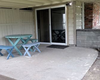 Spacious Private Guest Bedroom in Kamloops - Kamloops - Patio