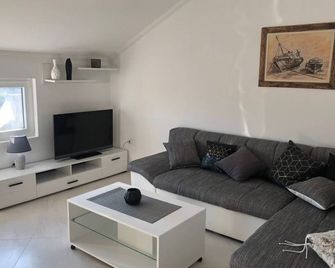 Stasa Apartment - Tivat - Living room