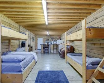 Rustic Huntsville Studio: Atv Authorized Route - Huntsville - Habitación