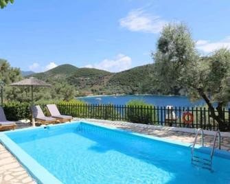 Villa Flisvos - Desimi - Piscina