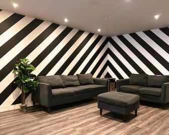 Brighton Train Station 2 Bedroom Flat Bn152pro02 - Brighton - Lounge