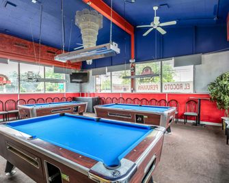 Red Carpet Inn - Stamford - Стемфорд