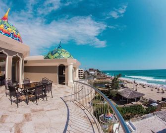 Dharma Beach - Montañita (Guayas) - Balcón