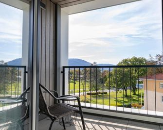 هوتل بلاتينفيرت - كلاغنفورت - شرفة