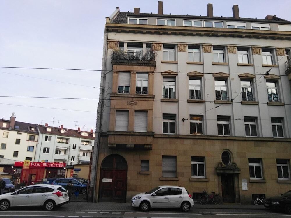 Bed & Breakfast Karlsruhe - קרלסרוהה - בניין