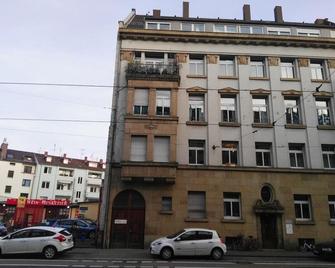 Bed & Breakfast Karlsruhe - Karlsruhe - Building
