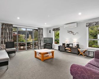 Tata Beach All Aboard - Pohara - Salon