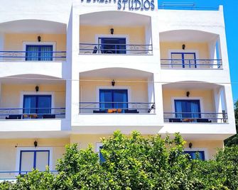 Valente Perlia Rooms - Póros - Edificio