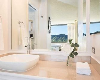 Waikiki Banyan 3411 Ocean View - Free Parking - Гонолулу - Ванна кімната