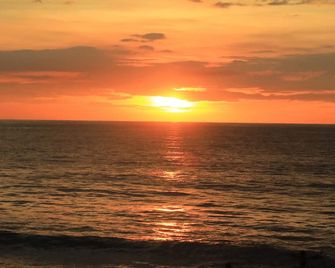 Morning View Resort Hotel - Bauang - Beach