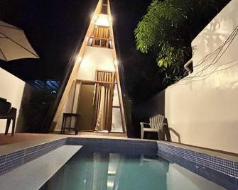 Serene Cabin Getaway in San Fernando City - San Juan - Pool