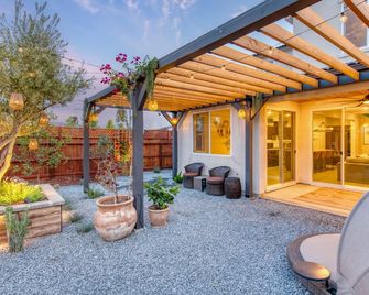 Fresno/Madera Luxe Modern Home - Мадера - Патіо