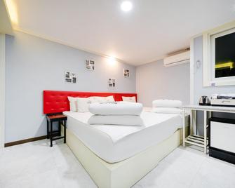 Suncheon Ja Self check-in Motel - Suncheon - Habitación