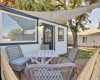 Modern Tiny Home about 5 Mi to Downtown Phoenix! - Phoenix - Patio