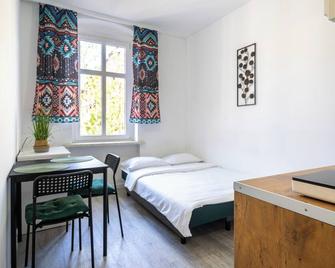 Silesian Charm Kozielska Studios by BookingHost - Katowice - Bedroom