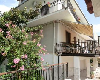 B&b Civico 115 - Gaggi - Vista del exterior