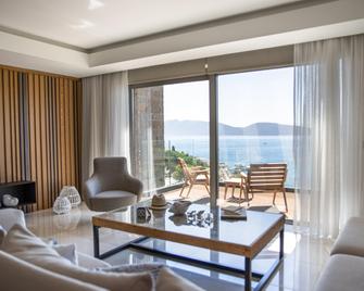 Mett Hotel & Beach Resort Bodrum - Bodrum - Living room