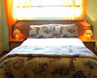 All Are Welcome Guest House - Boksburg - Bedroom